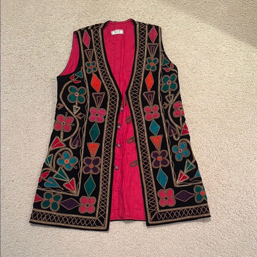 1970s Vintage Embroidered Velvet Vest